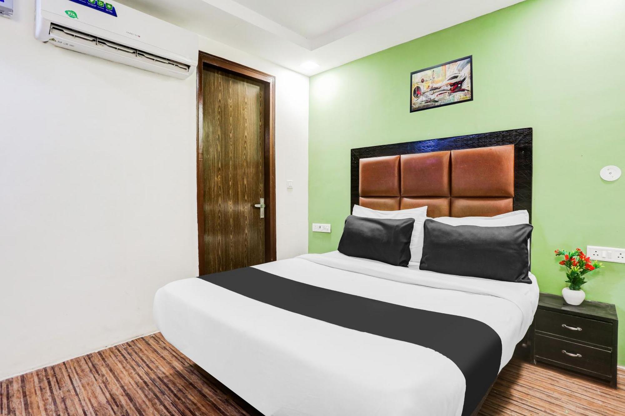 Super Hotel O Rohini Sector 20 Formerly Yellow Saffron Делі Екстер'єр фото